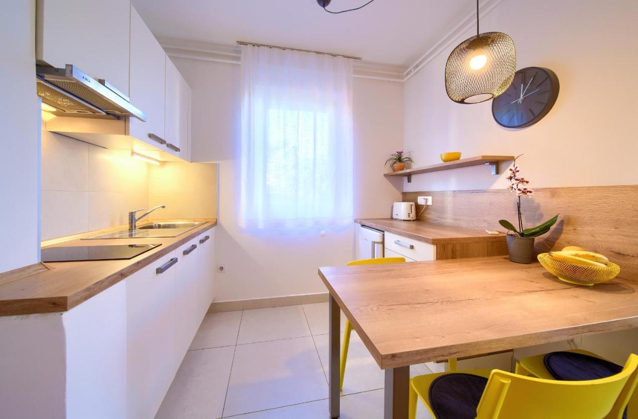Apartments Meri Нивице Экстерьер фото