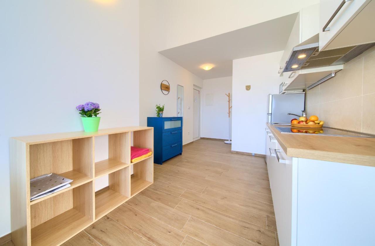 Apartments Meri Нивице Экстерьер фото